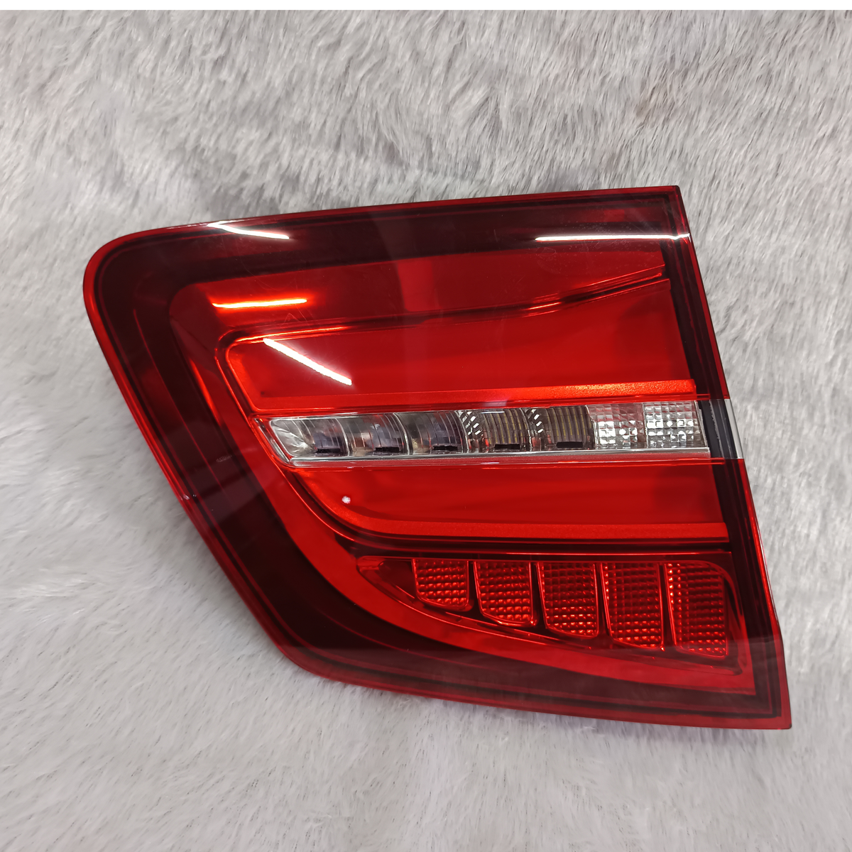A1669060602 A1669060702 | Mercedes 166 GLS (2015-2019) Inner Dicky Light OEM Replacement