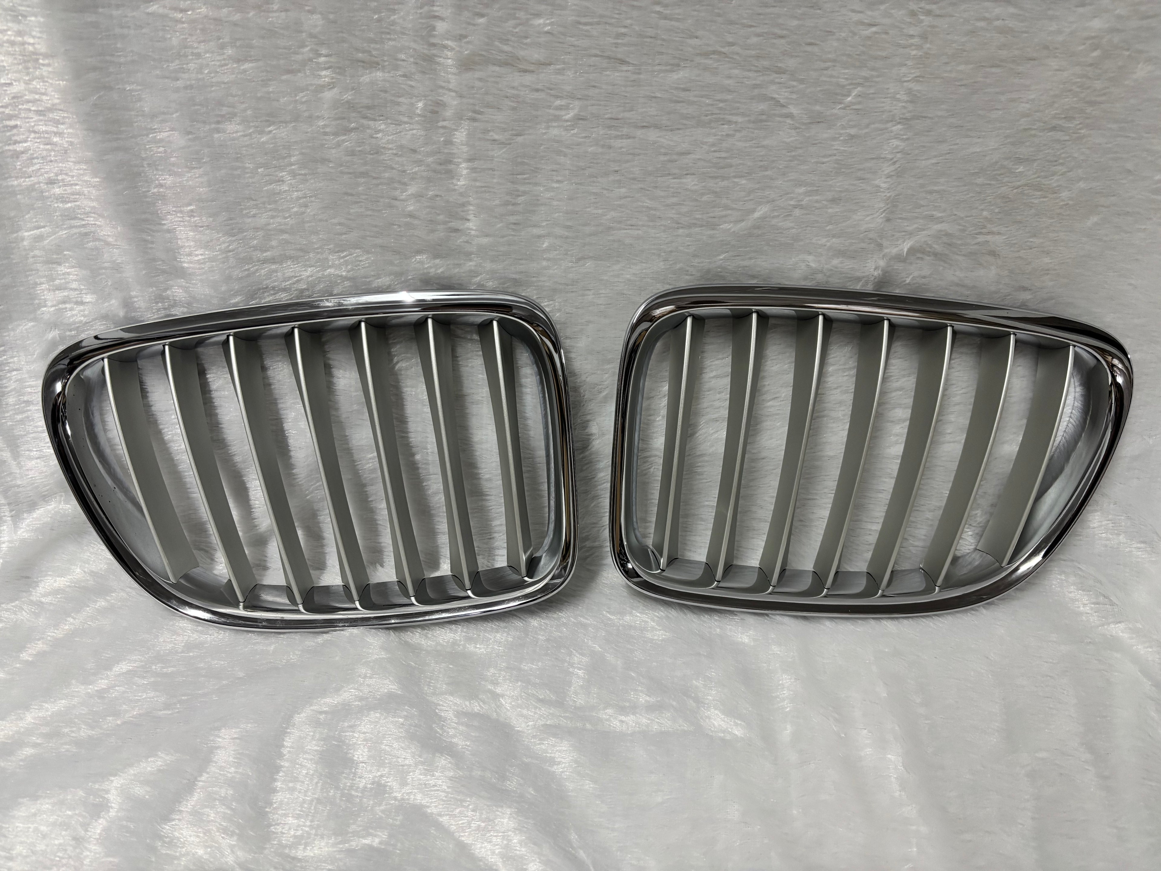 51112993307 51112993308 BMW X1 E84 SHOWGRILL (2010-2012) – OEM Fit BMW Front Show Grill